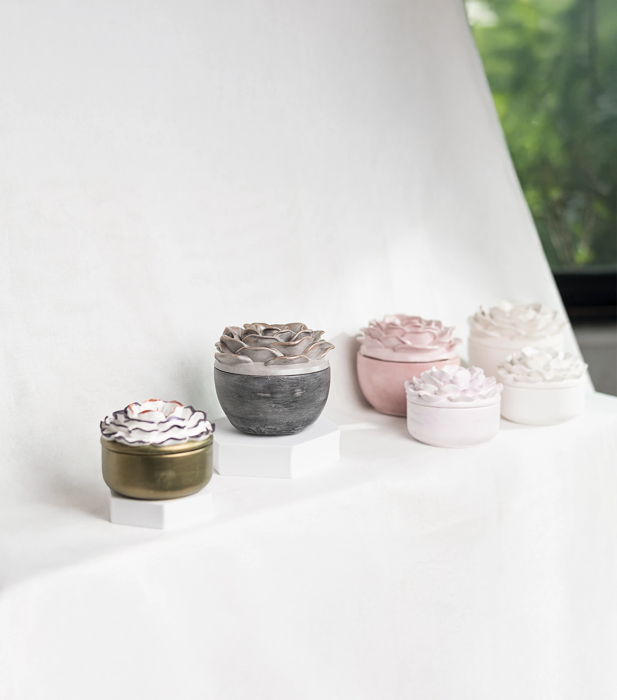Whispers of camellia jar - Image 18