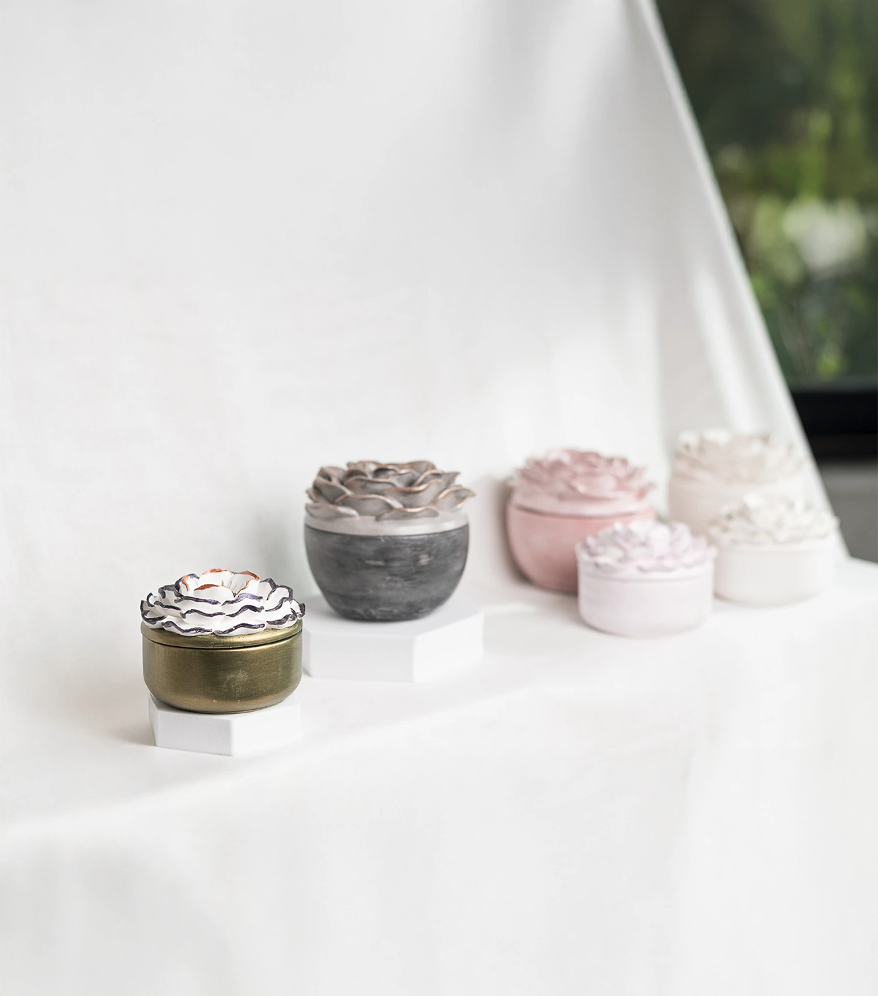 Whispers of camellia jar - Image 17