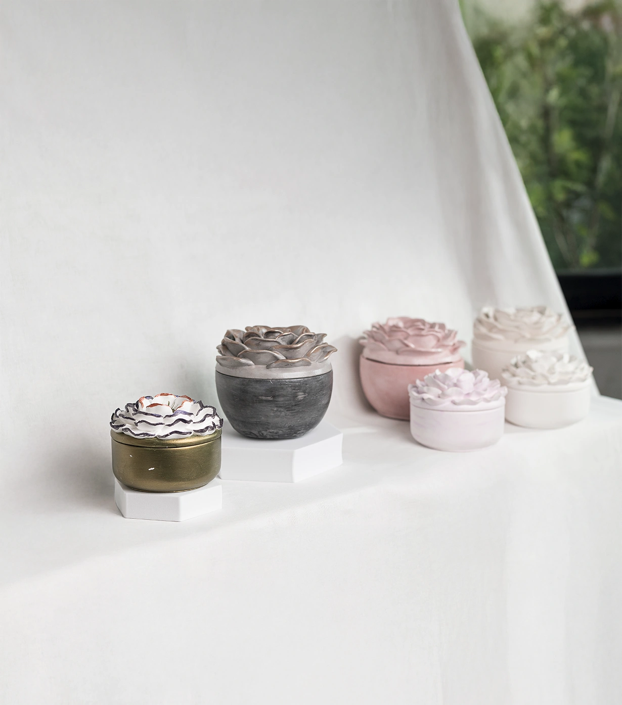 Whispers of camellia jar - Image 15