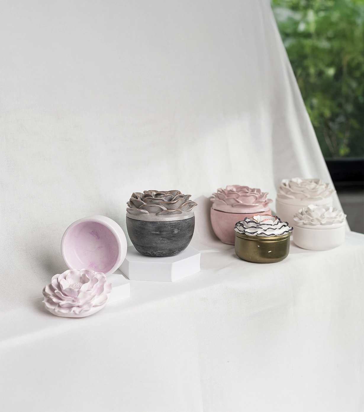 Whispers of camellia jar - Image 13