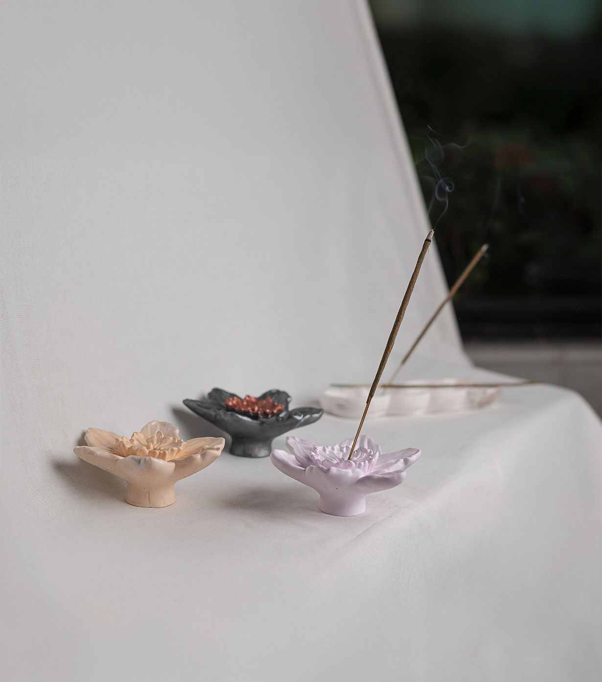 Blooming Daffodil Incense holder - Image 5