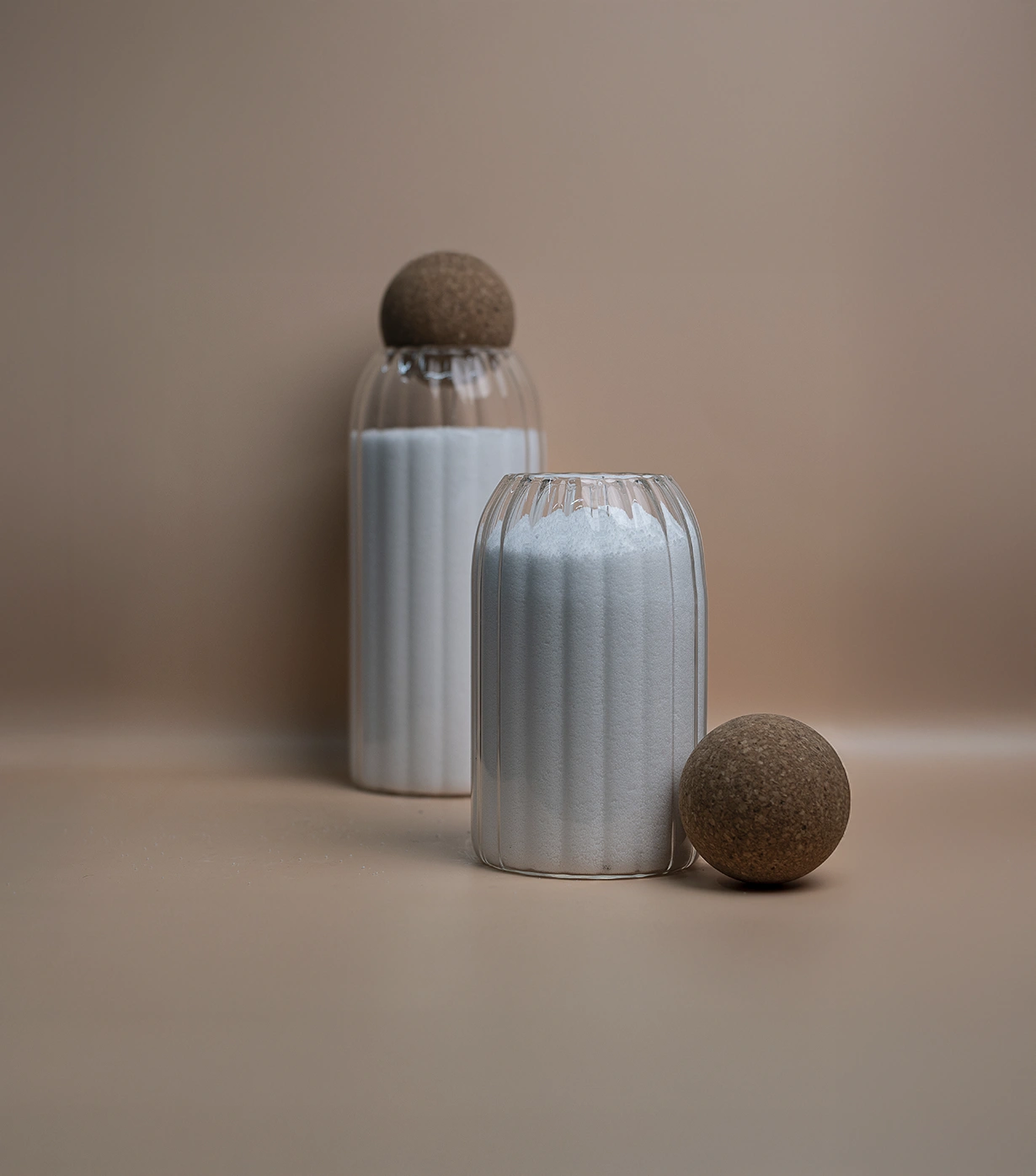 Snow pearl wax with container - Image 2