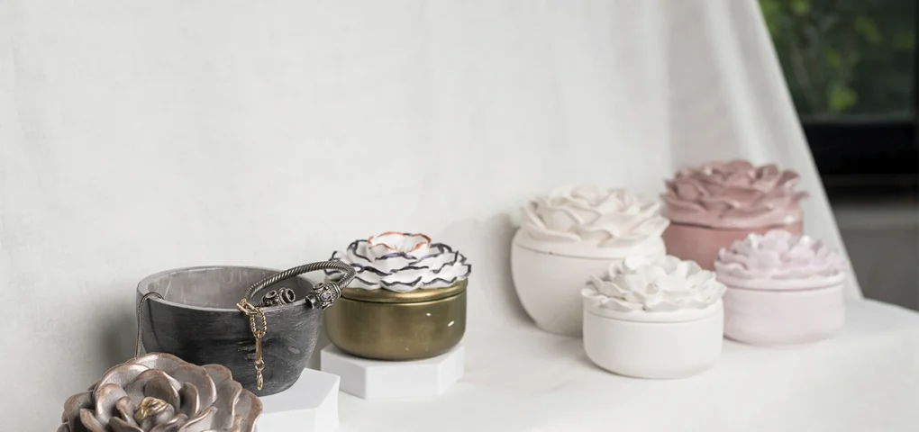 How to Decorate Small Spaces with Handmade Items – Smart Styling for Small Homes